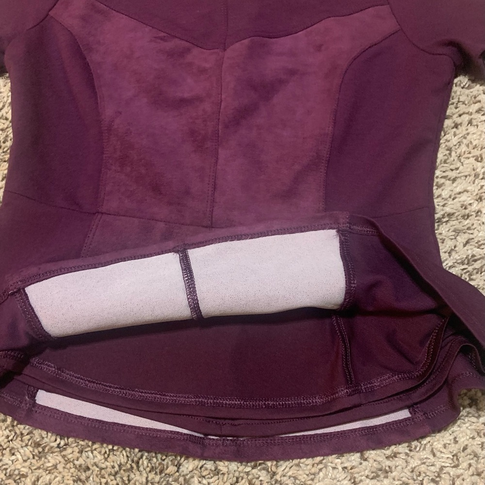 BCBGMAXAZRIA Women’s Sz XS Maroon Suede Peplum Top - Picture 12 of 14